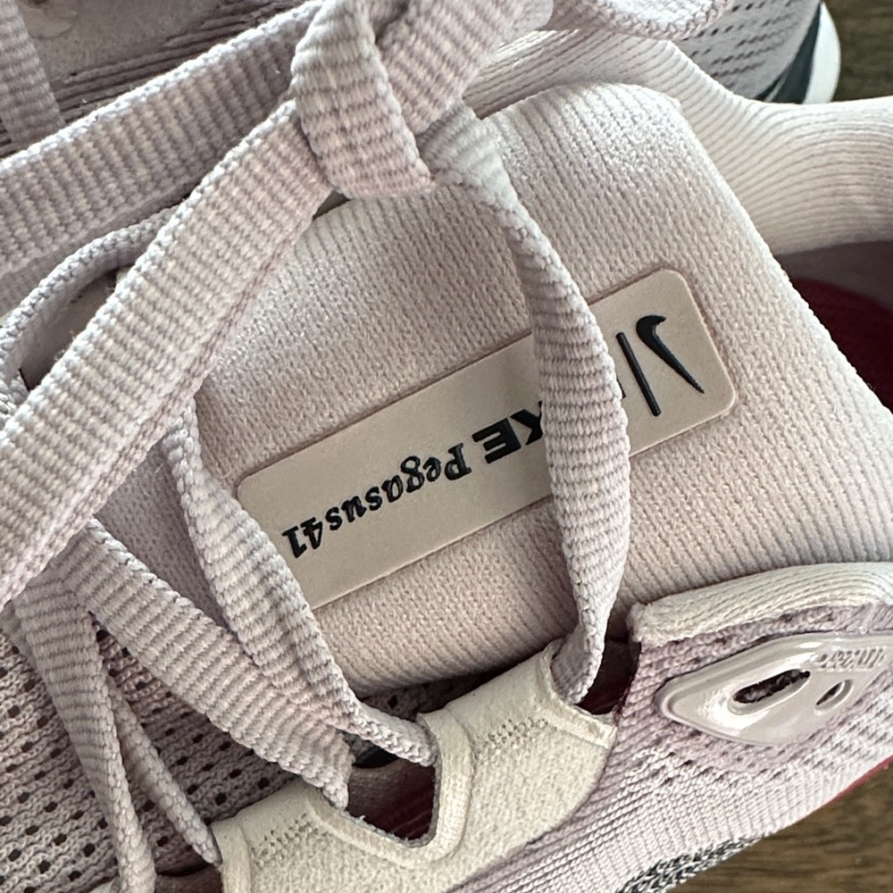 Like NEW Nike Pegasus Women's Athletic Shoes - Pink and Gray - Picture 3 of 8